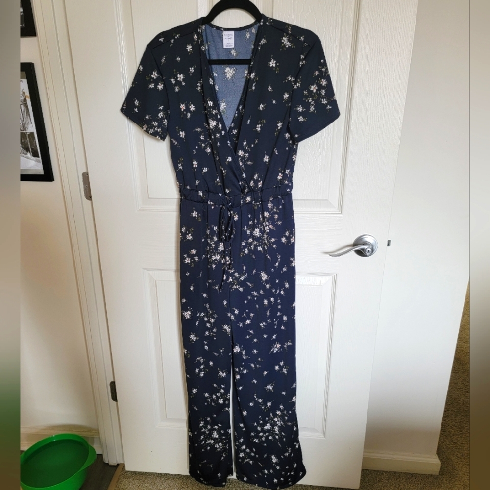 Melrose and Market Navy Blue Floral Jumpsuit M
